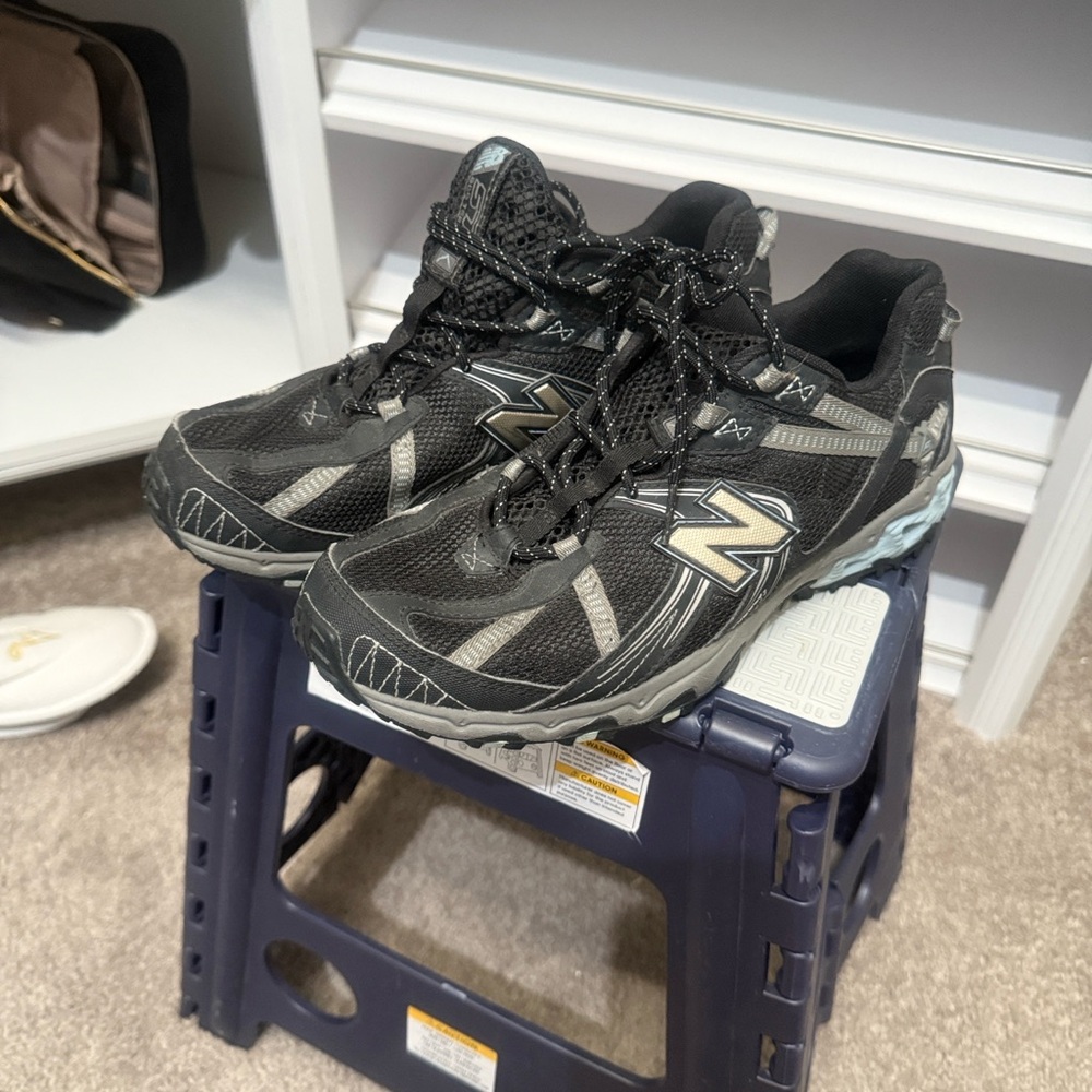 New balance 572 all terrain
Size 9 used no box